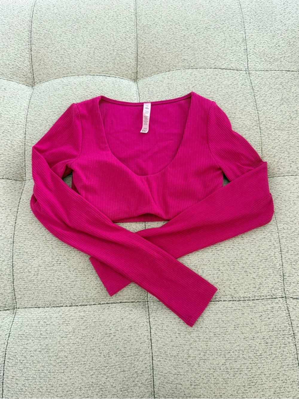 ALO Yoga Bright Magenta Ribbed Long Sleeve Crop Top